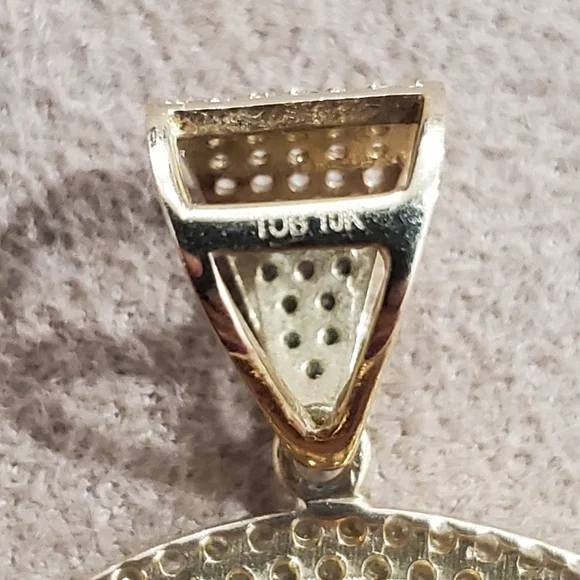 10k Gold Pendant - Picture 3 of 3